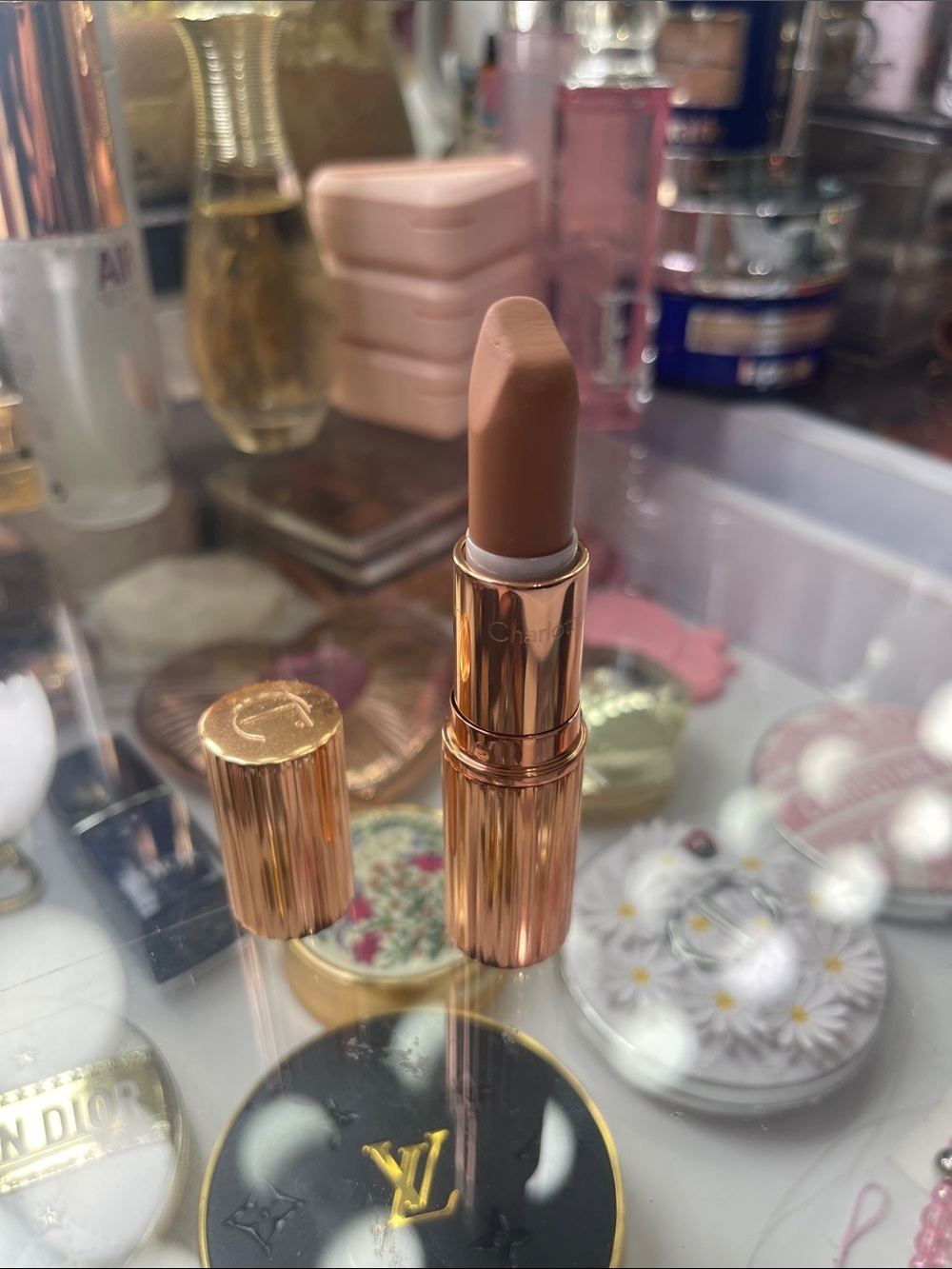 Charlotte tilbury nude lipstick cover star